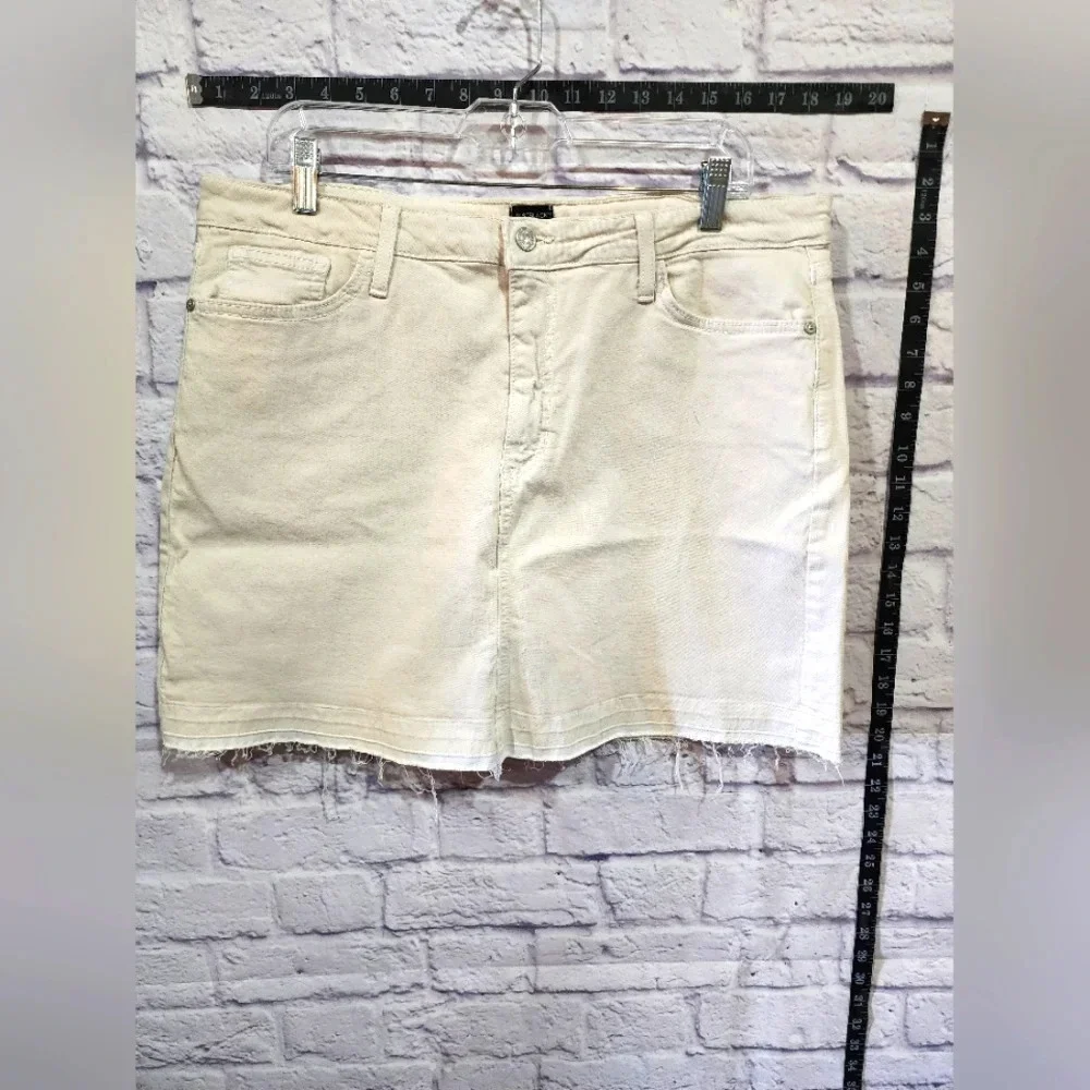Just Black brand white skirt with raw frayed hem. Size 2X
